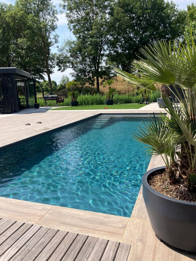Heerlijk zomers in #Lelystad
Full vinylester monoblok type laplage 11 in de kleur basalt grey. Rondom afgewerkt met een #keramische houtlook tegel.

#zwembadbouwer
#zwembadbouw
#zwembadbouwen
#zwembad
#zwembaden
#plungepool
#plungepool