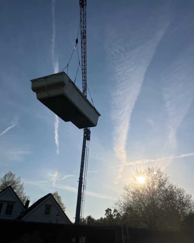 Afgelopen week was het dubbel feest.
LPW pool City+ plaatsen in #Almere
En in #Zwolle hebben wij een Plunge pool geplaatst.
Nu kunnen de #tuinmannen weer verder met de tuin en binnenkort volgt het eindresultaat.

#zwembadbouwer
#zwembadbouw
#zwembadbouwen
#zwembad
#zwembaden
#plungepool
#plungepools